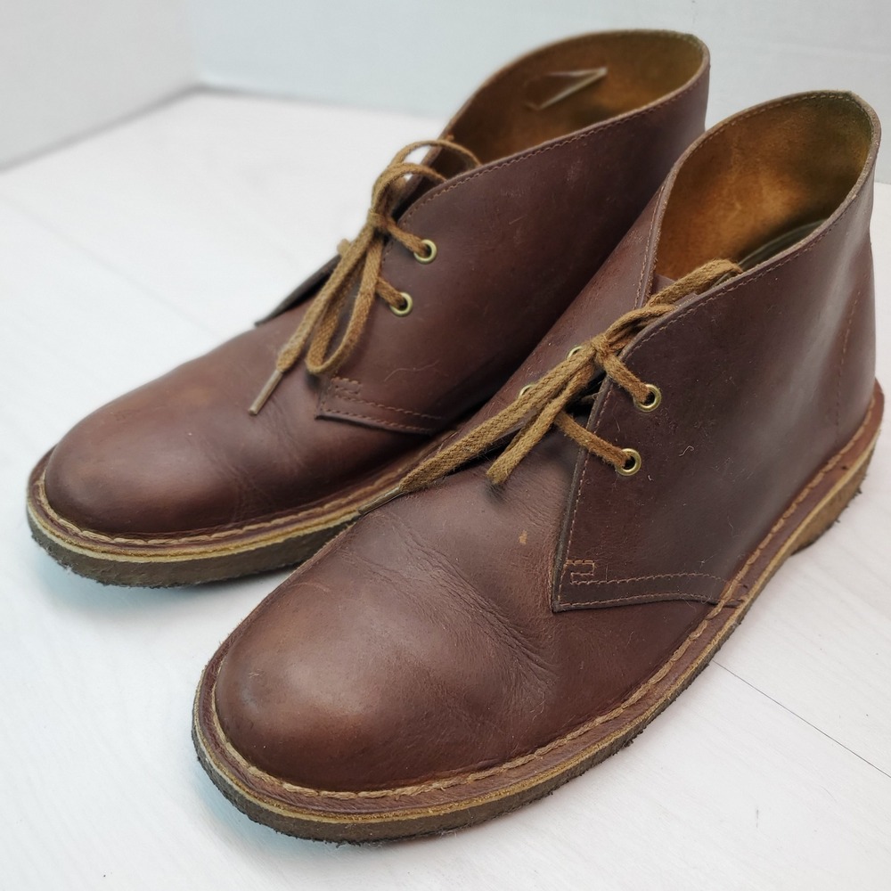 Classic Men’s Brown Leather Chukka Boots